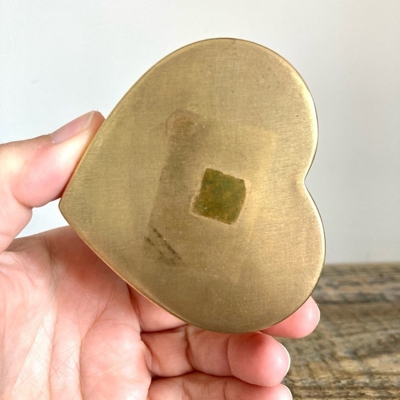 Brass heart trinket box - Picture 7 of 7